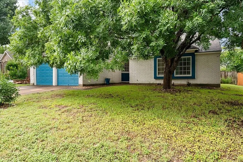 3 bed, 2.0 bath, 1633 sqft, $2,450 — Photo 3