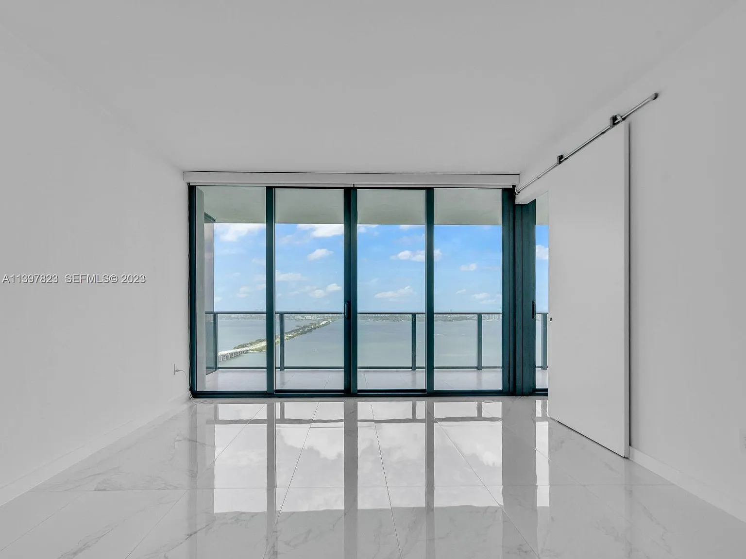 2 bed, 1088 sqft, $7,500 — Photo 2