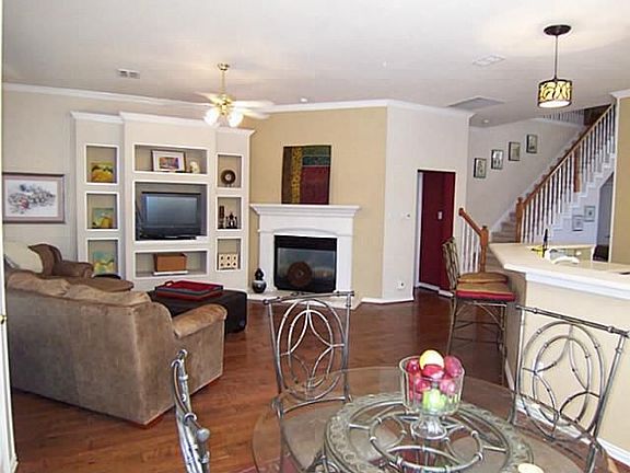 2nd image of 2903 Waterford Dr