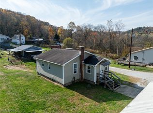 6823 Superior Rd SE, Uhrichsville, OH 44683