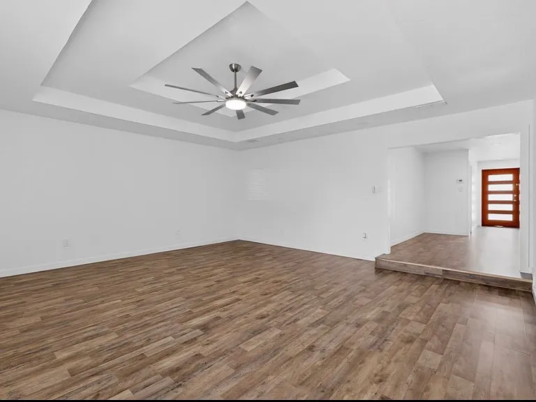 1545 Drury Dr — Photo 1