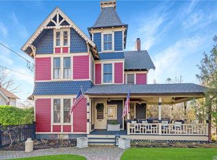 32 Ocean Ave, Bay Shore, NY 11706