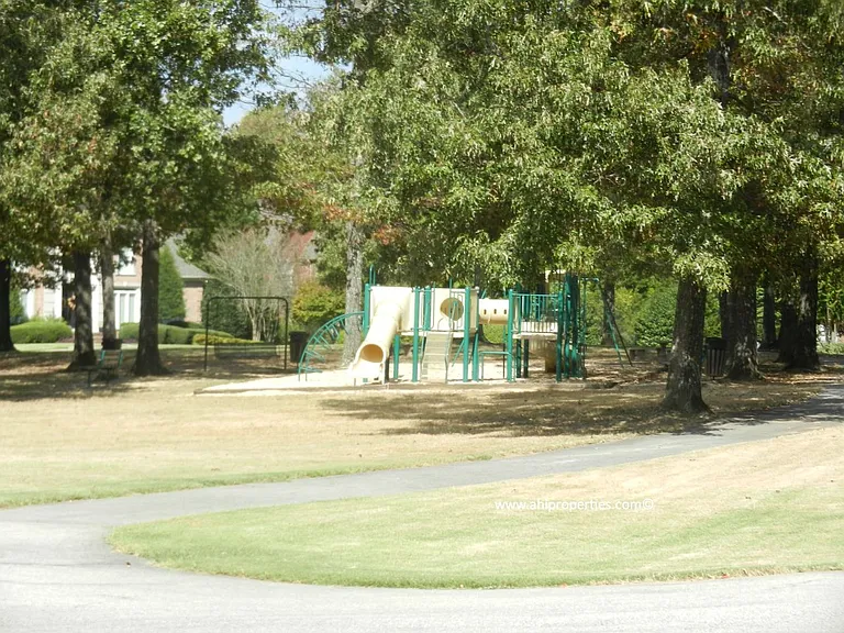 8014 Greystone Grn — Photo 3