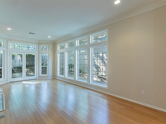 3rd image of 79 Sugar Creek Pl