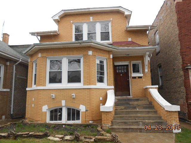 1st image of 5124 W Oakdale Ave