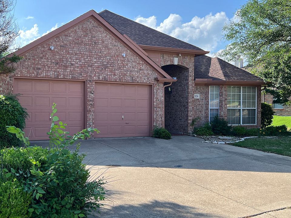 Front entrance with front entry garage