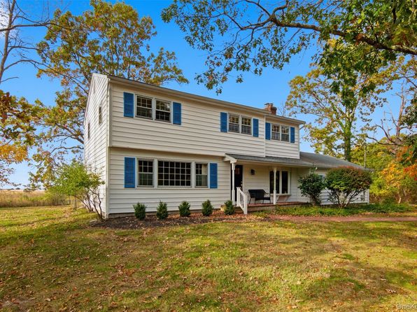 14 Flax Pond Woods Rd