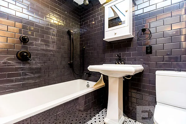 Rented by EXR | media 7