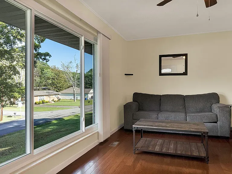 3010 Clearwater Dr NE — Photo 16