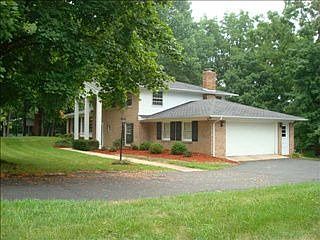 2nd image of 304 Beauvoir Cir
