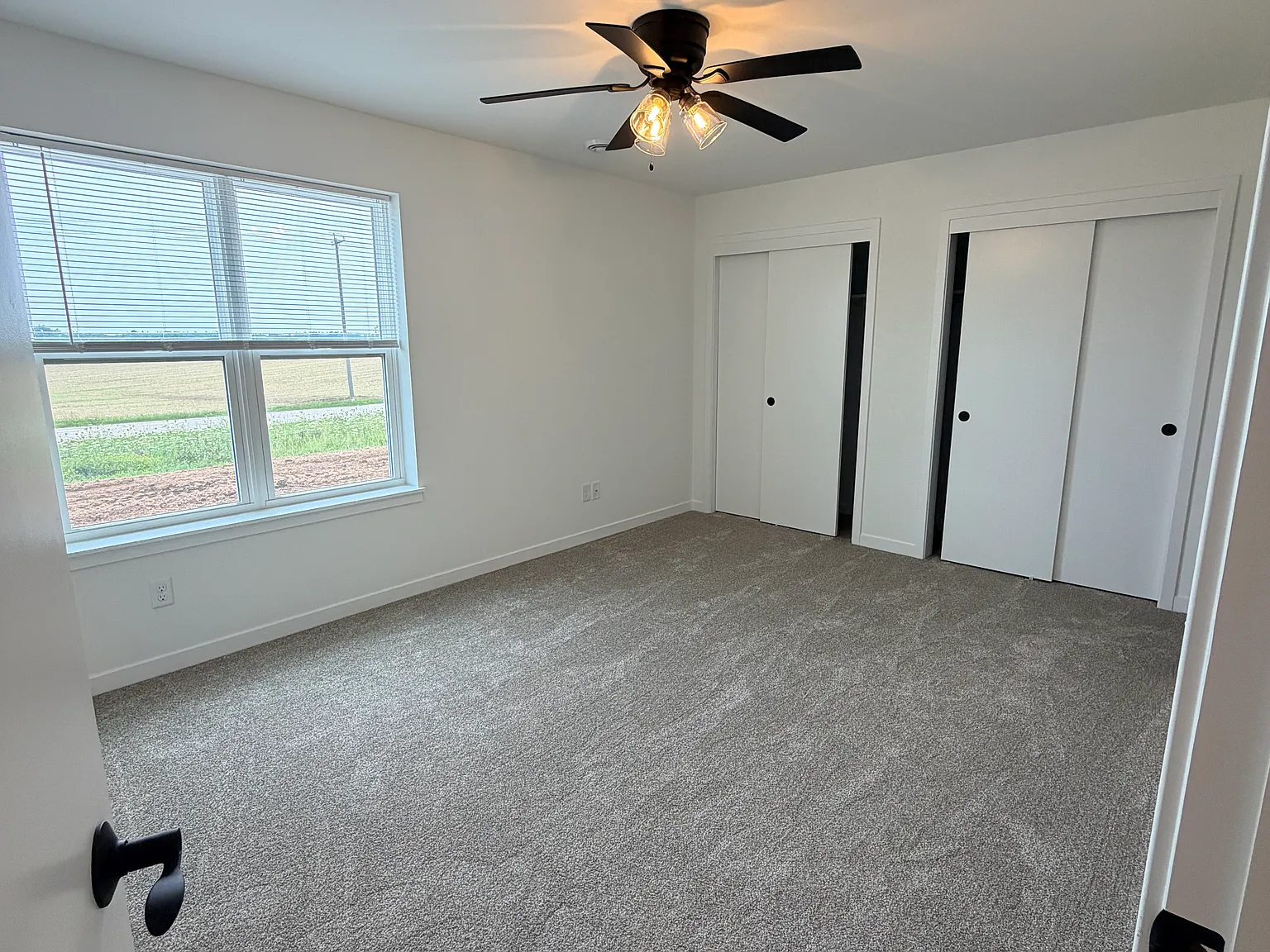 3 bed, 1350 sqft, $1,950 — Photo 4