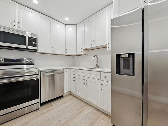 4th image of 6491 Bay Club Dr APT 2