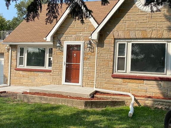 2nd image of 11450 W Grand Ave