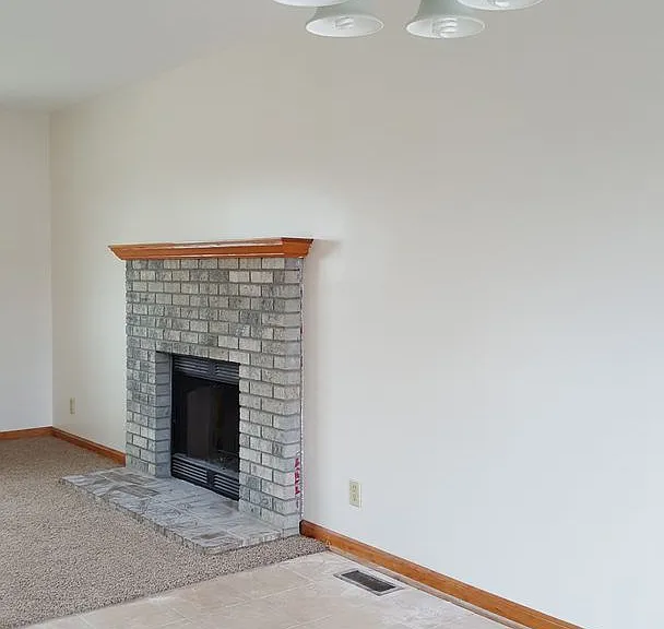 5321 S 80th St — Photo 2