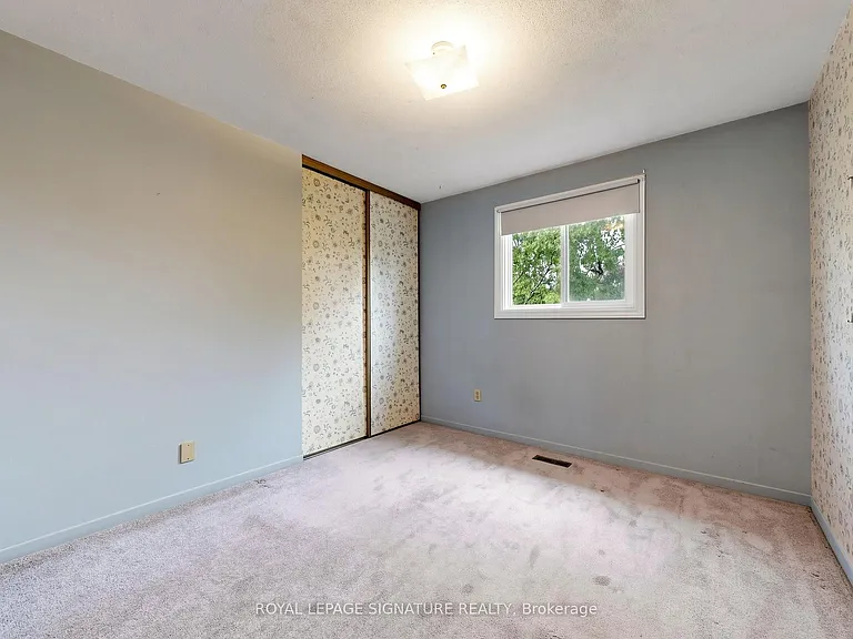 94 Howlett Ave — Photo 37