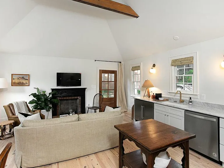 821 N Buchanan Blvd #C — Photo 10