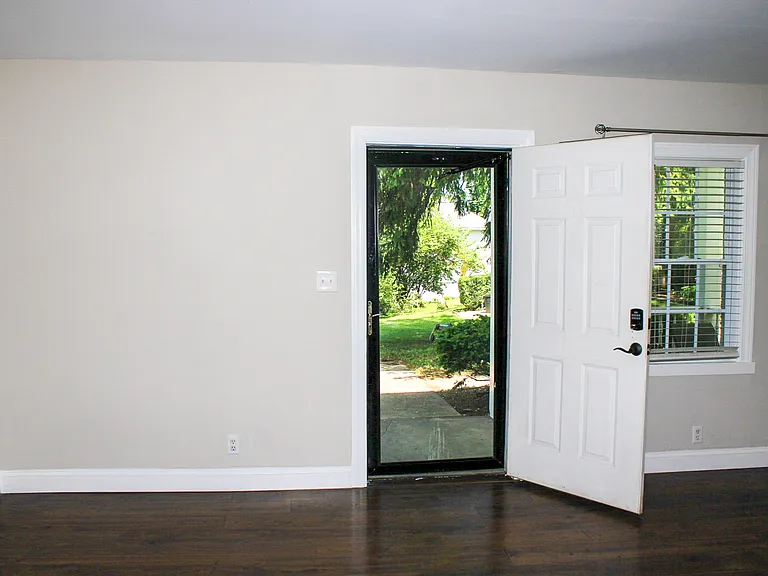 2320 Beechmont Ave #1 — Photo 8