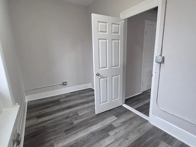 2219 S Oakley Ave #1F — Photo 9