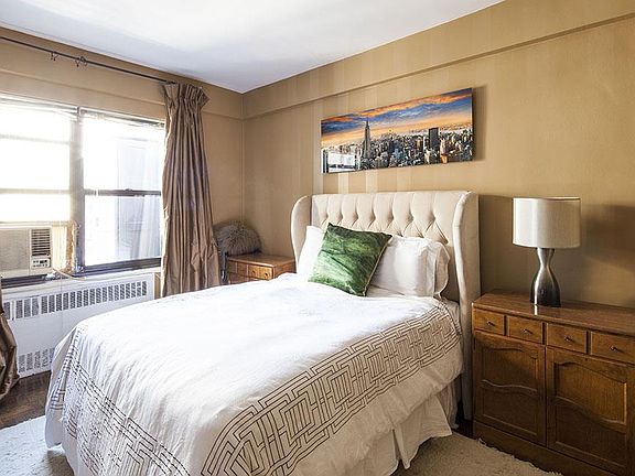 4th image of 140 E 56th St #B