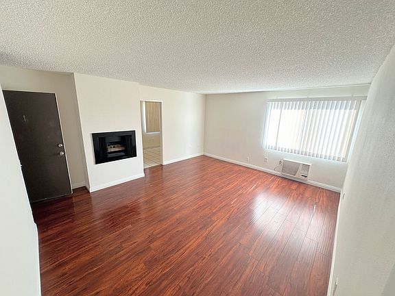 2nd image of 11620 Sylvan St #1