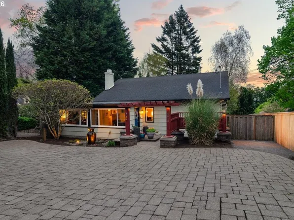 6610 SW Canyon Ln, Portland, OR 97225