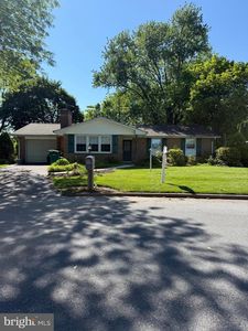 230 Robin Rd, Hershey, PA, 17033