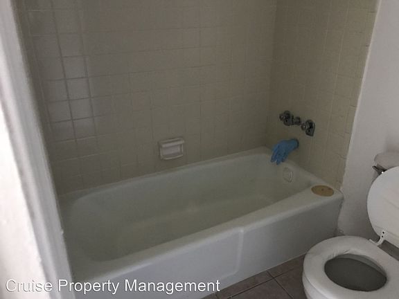 4th image of 8600 NW 40th St APT 3