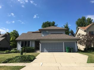 18698 W Heather Ct, Grayslake, IL 60030