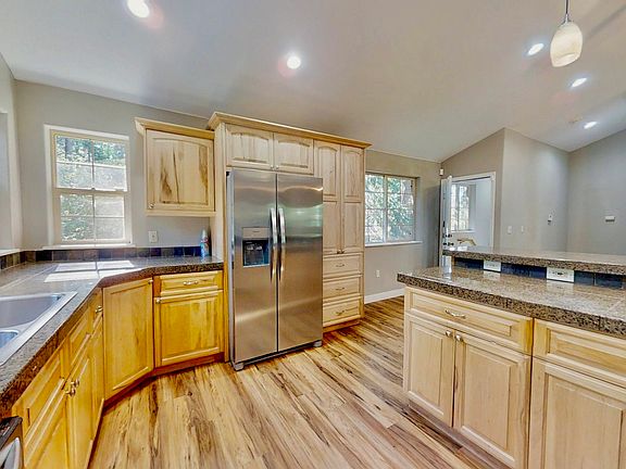 5th image of 6700 Ridgeway Dr