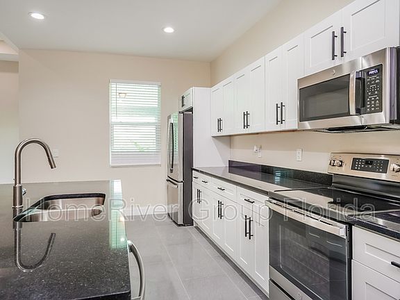 5th image of 1011 Acton Ave