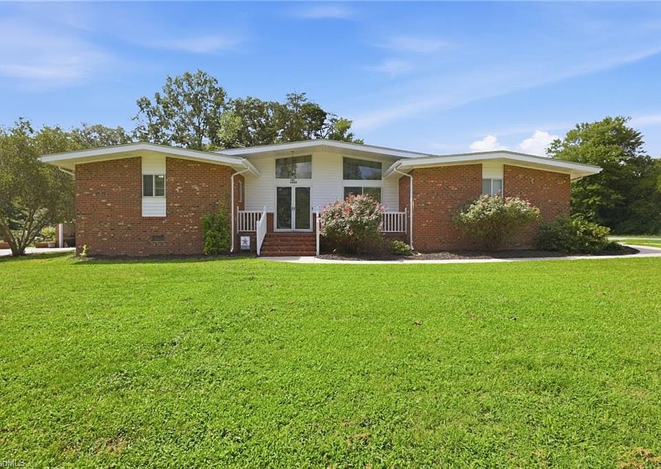 1st image of 2405 Hillford Dr