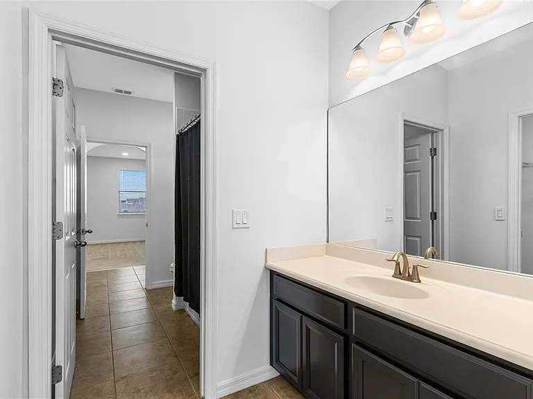 14978 Fells Ln — Photo 29