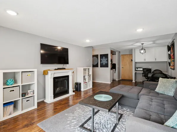 4820 Park Commons Dr APT 128, Saint Louis Park, MN 55416