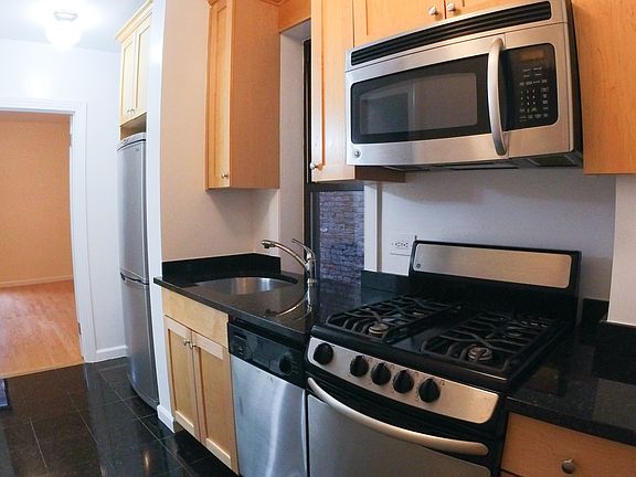 5th image of 152 E 84th St APT 4H
