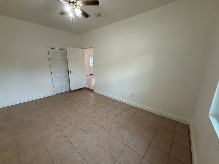 703 1/2 Westchester Rd — Photo 32