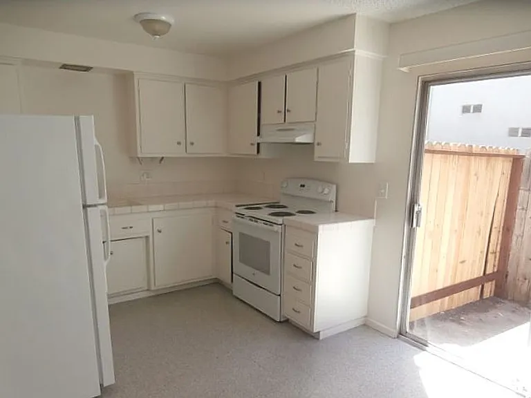 251 Mathilda Dr — Photo 10