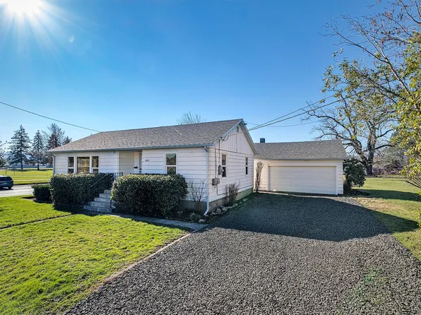 757 S 8th Ave, Cornelius, OR 97113