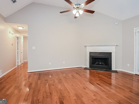 4th image of 122 Laguna Springs Dr