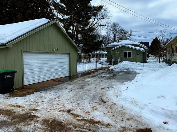 4th image of 109 E Lincoln Ave
