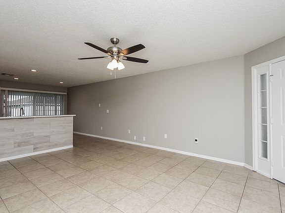 4th image of 2422 Ashecroft Dr