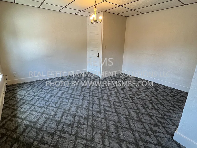 125 7th Ave — Photo 5