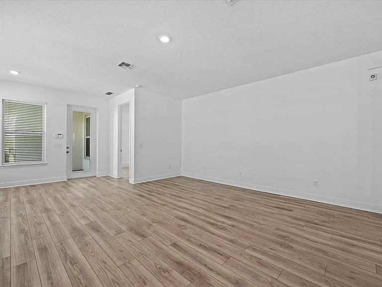 6782 Arnoldson St — Photo 22