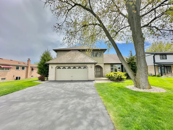 7833 W 100th Pl, Palos Hills, IL 60465