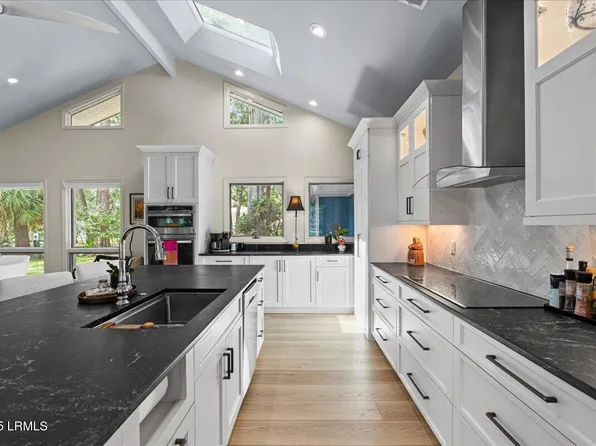 1 River Club Ct, Okatie, SC 29909