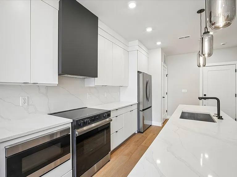 1208 M St NW #22 — Photo 6