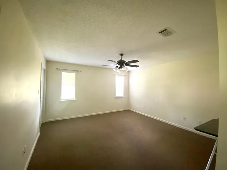 656 Bartlett Ln — Photo 7
