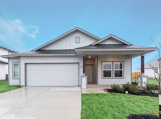 200 Angus Dr, Seguin, TX 78155