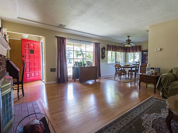 3rd image of 448 Marshall Blvd