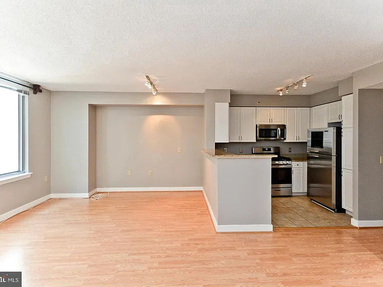 555 Massachusetts Ave NW #313 — Photo 18