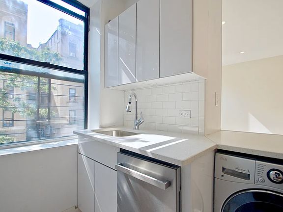 4th image of 4101 Broadway #10A
